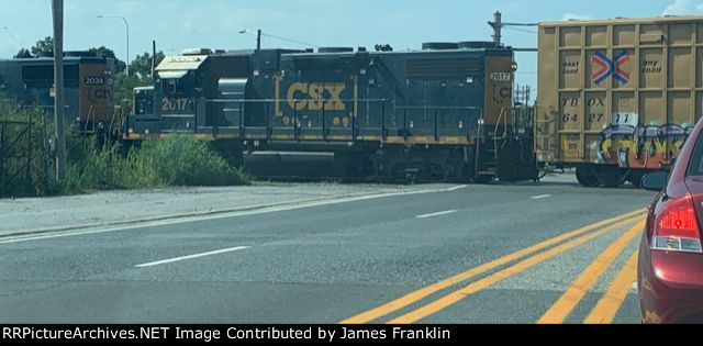 train backing into CSX Wilmington yard